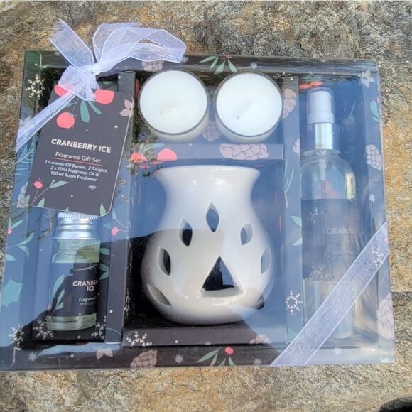 Cranberry Ice Fragrance Gift Set - Picture 8 of 10
